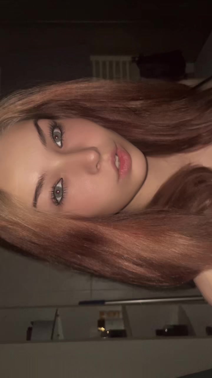 @𝑆𝐴𝑀𝐴𝑁𝑇𝐻𝐴♡