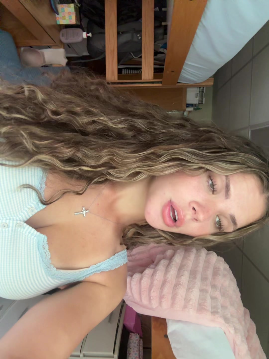 @Lara