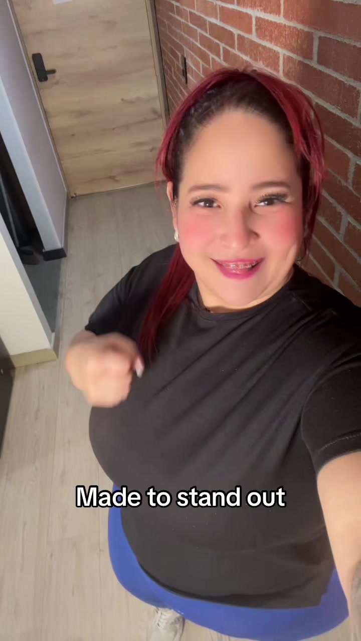 @LolaPop 🌈