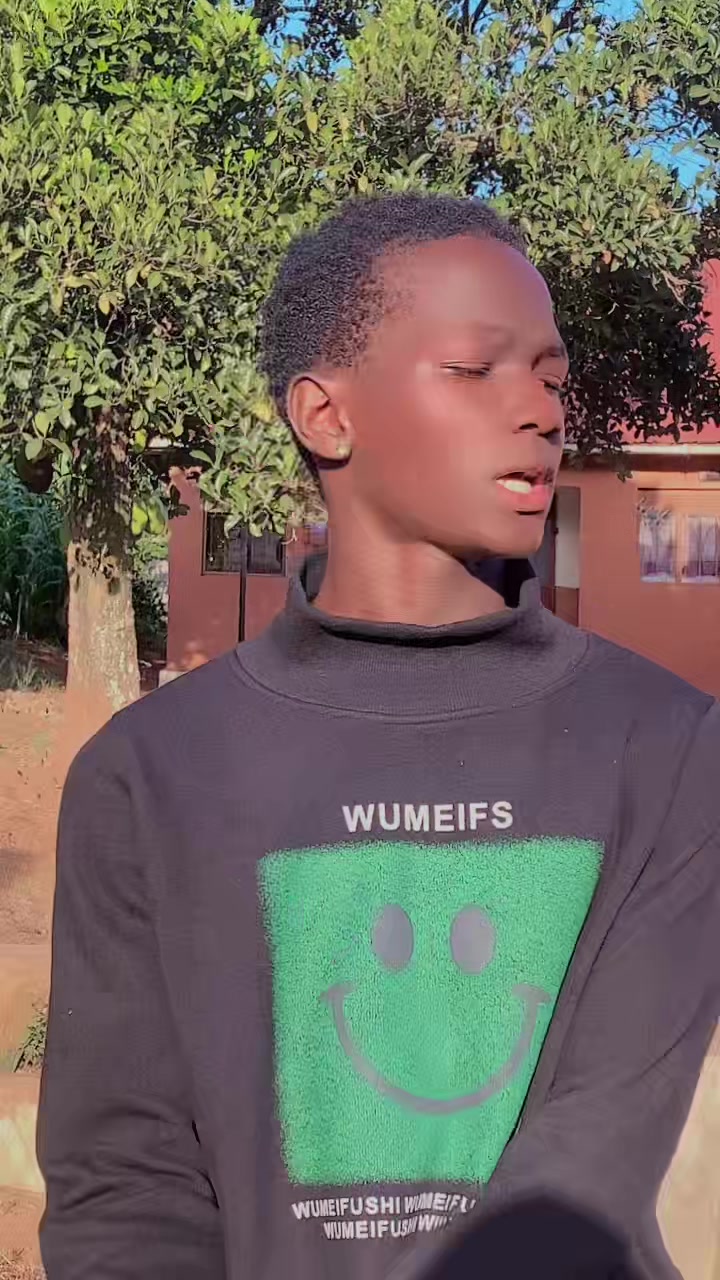 @king of smile 😃 ❤💙🤴🤴