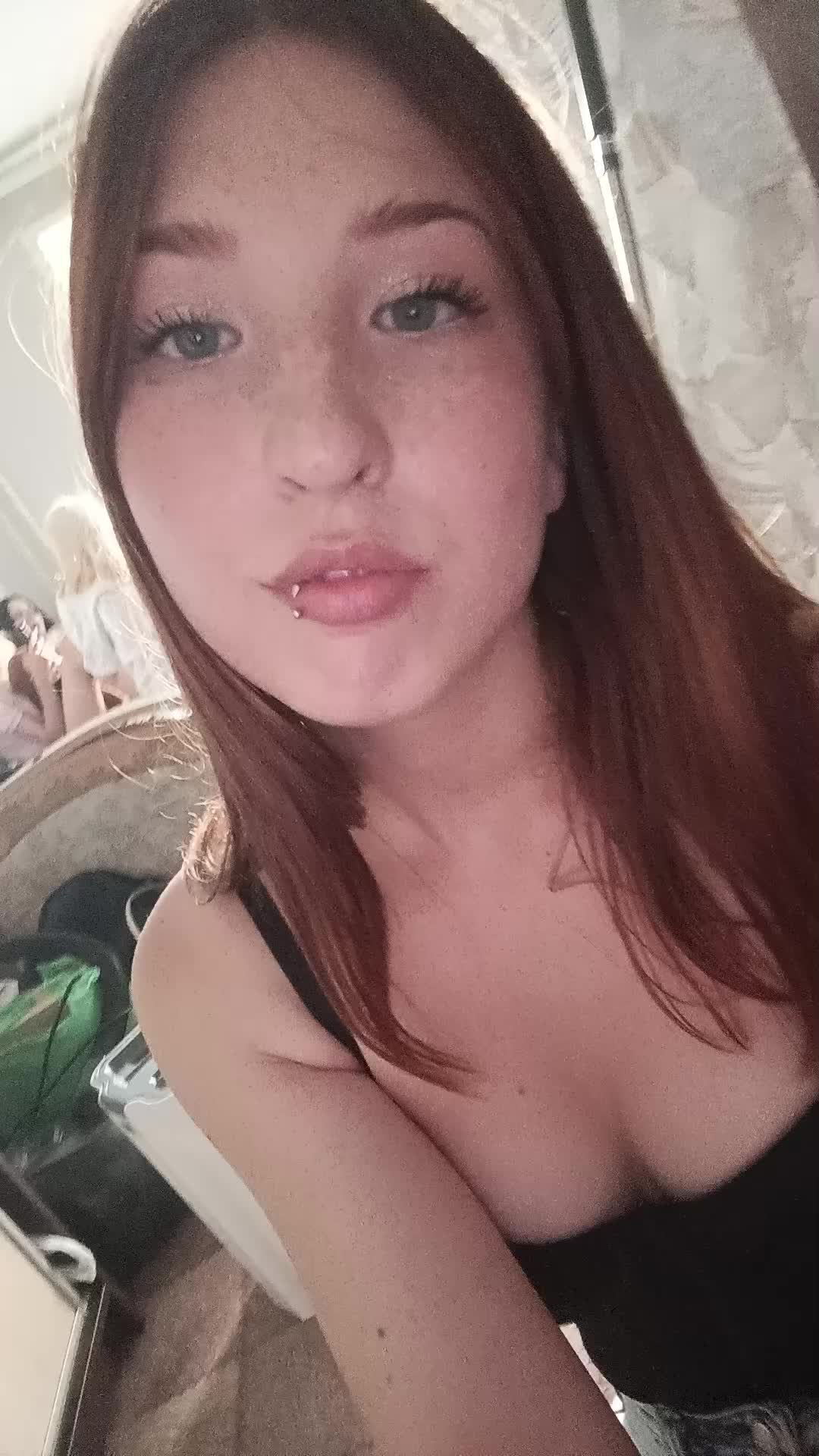 @^._.^