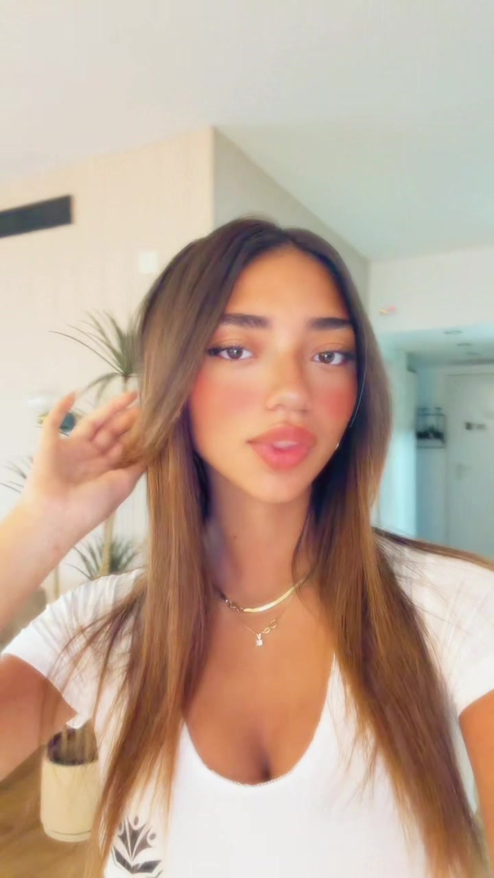 @Ziv🍒🍒