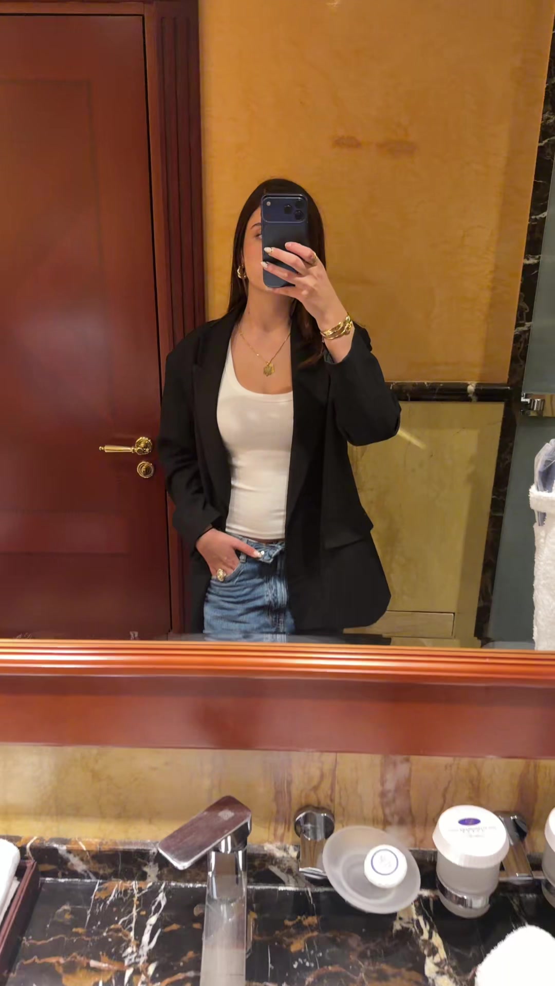 @𝐀𝐍𝐈𝐒𝐀