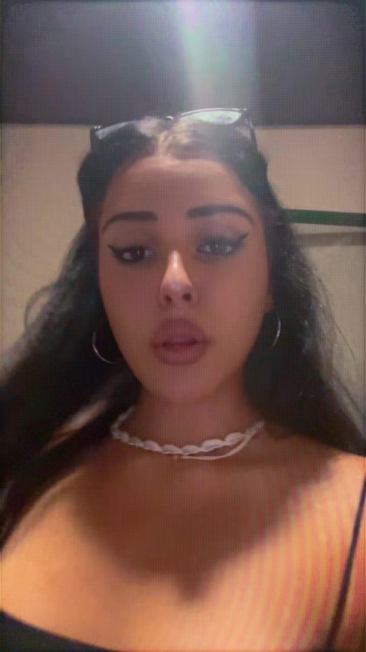 @neeveenica