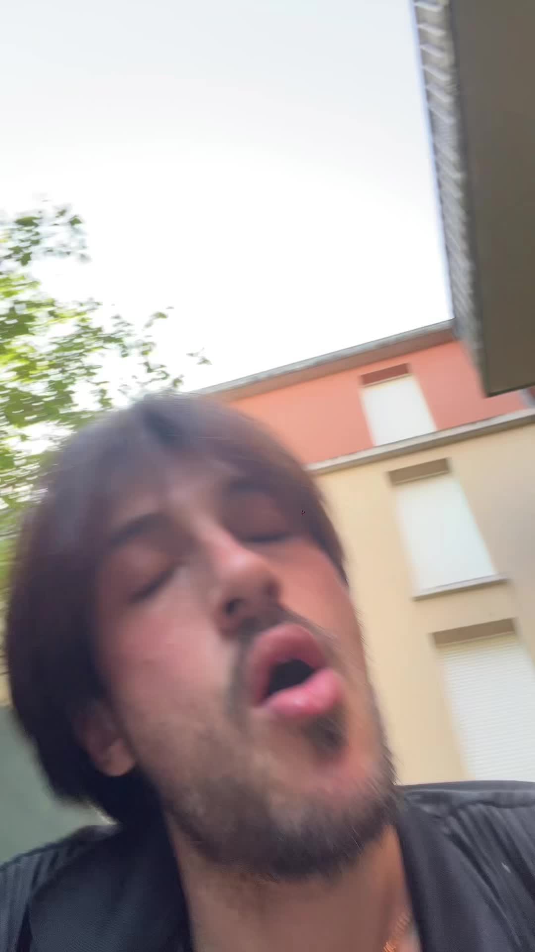 @No&atilde;m