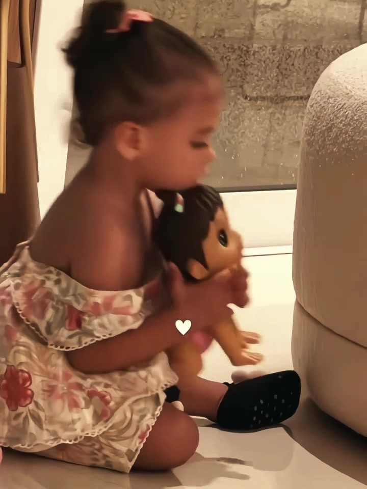 @𝐻𝑒𝑙𝑒𝑛𝑎& 𝐴𝑚𝑎𝑛𝑑💞