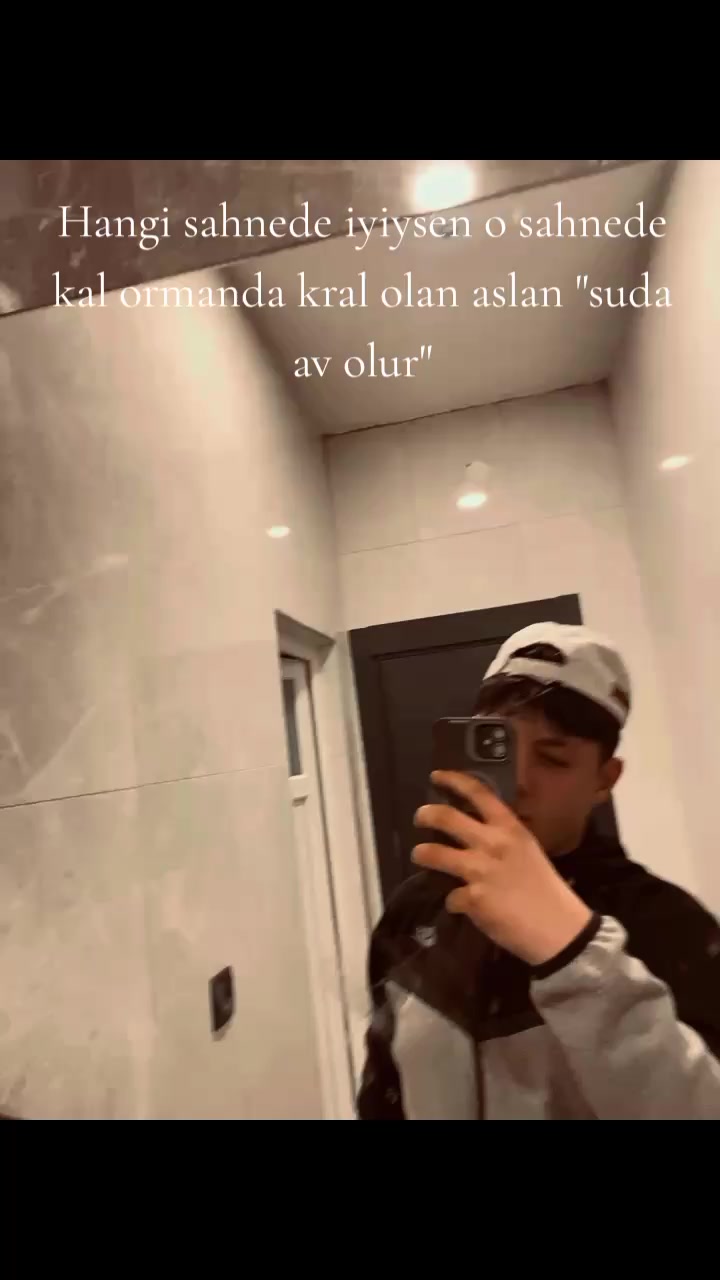 @𝓤𝓶𝓾𝓽_𝓐𝓴𝔂𝓸𝓵🌿