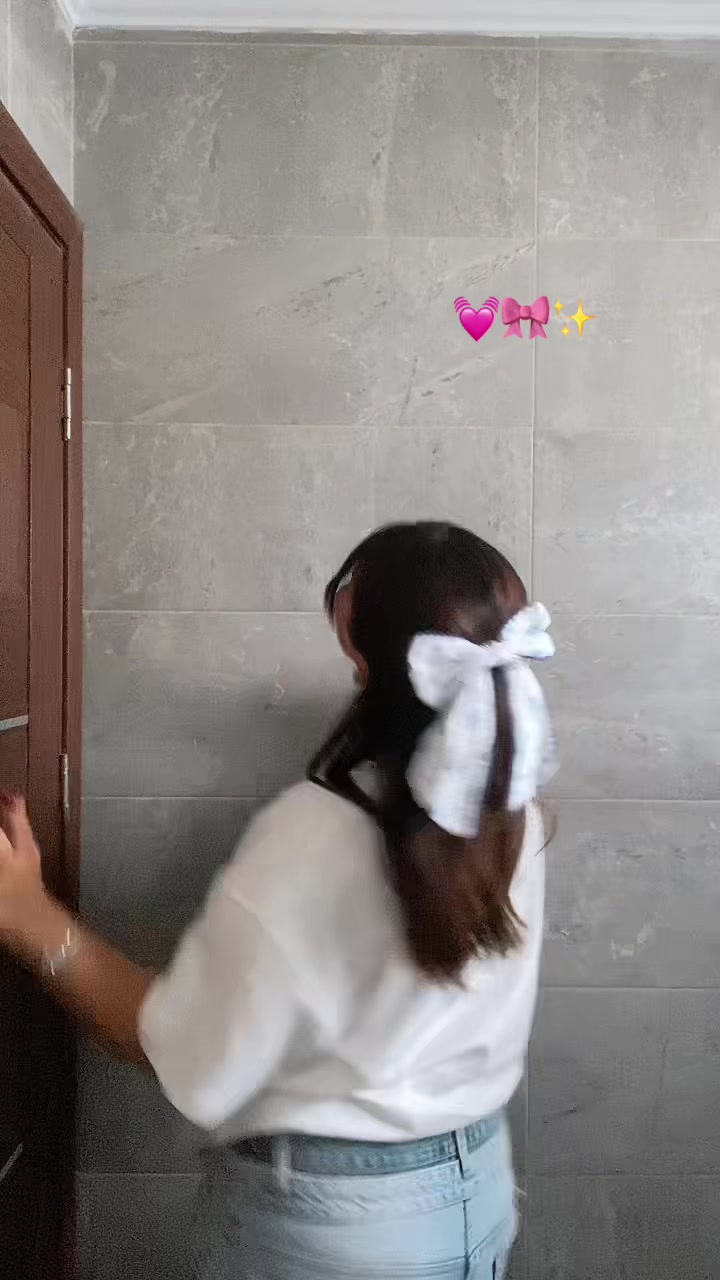 @ميرا محظوره دلوقتي 😔🤚🏻