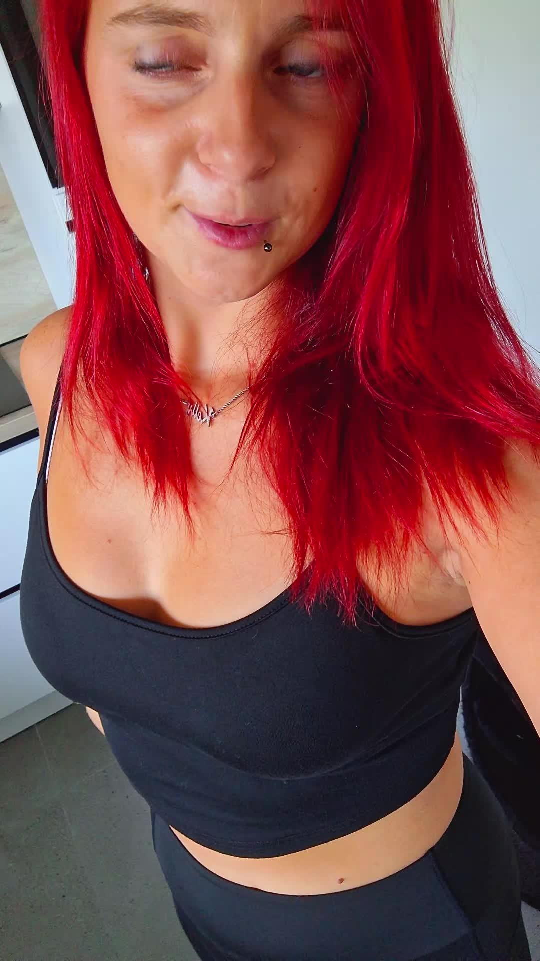 @Ladyk_in_red❤️