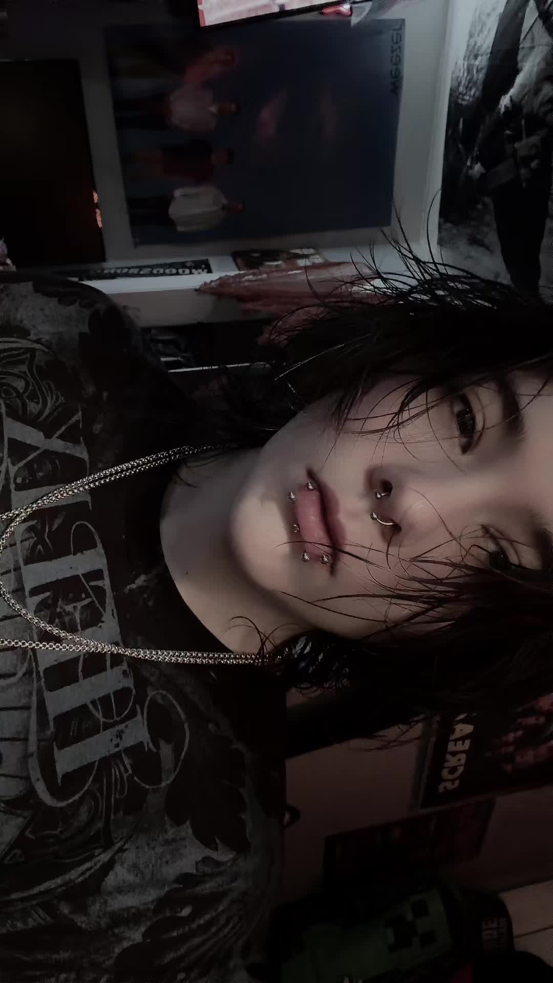 @t4tes1xx