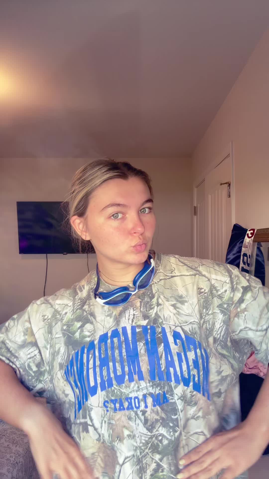 @maddieneumans