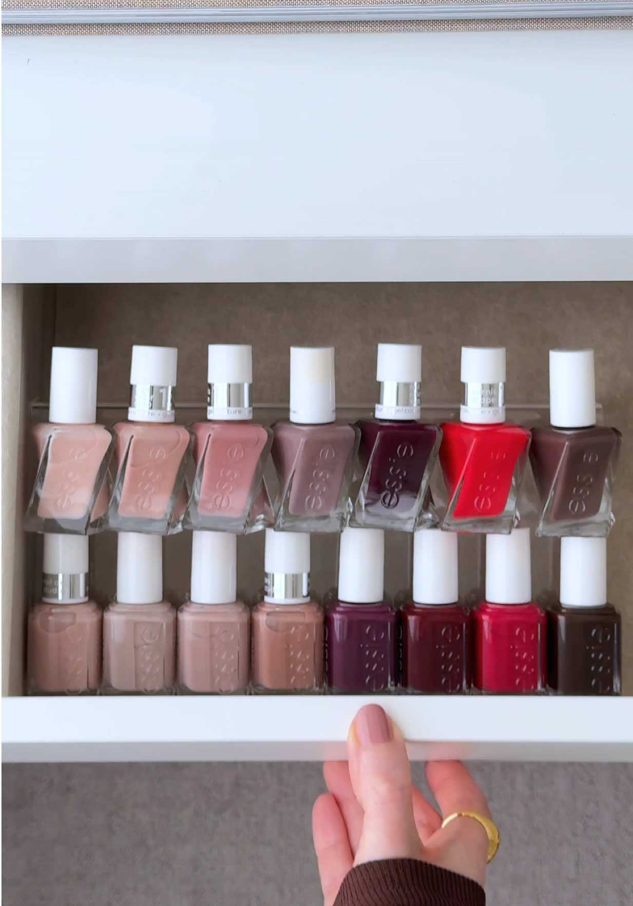 @essie