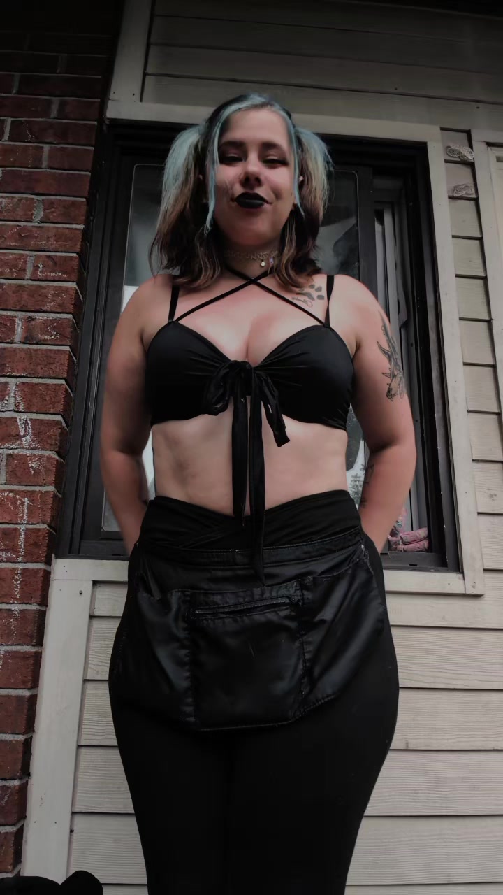 @buzzedqueen
