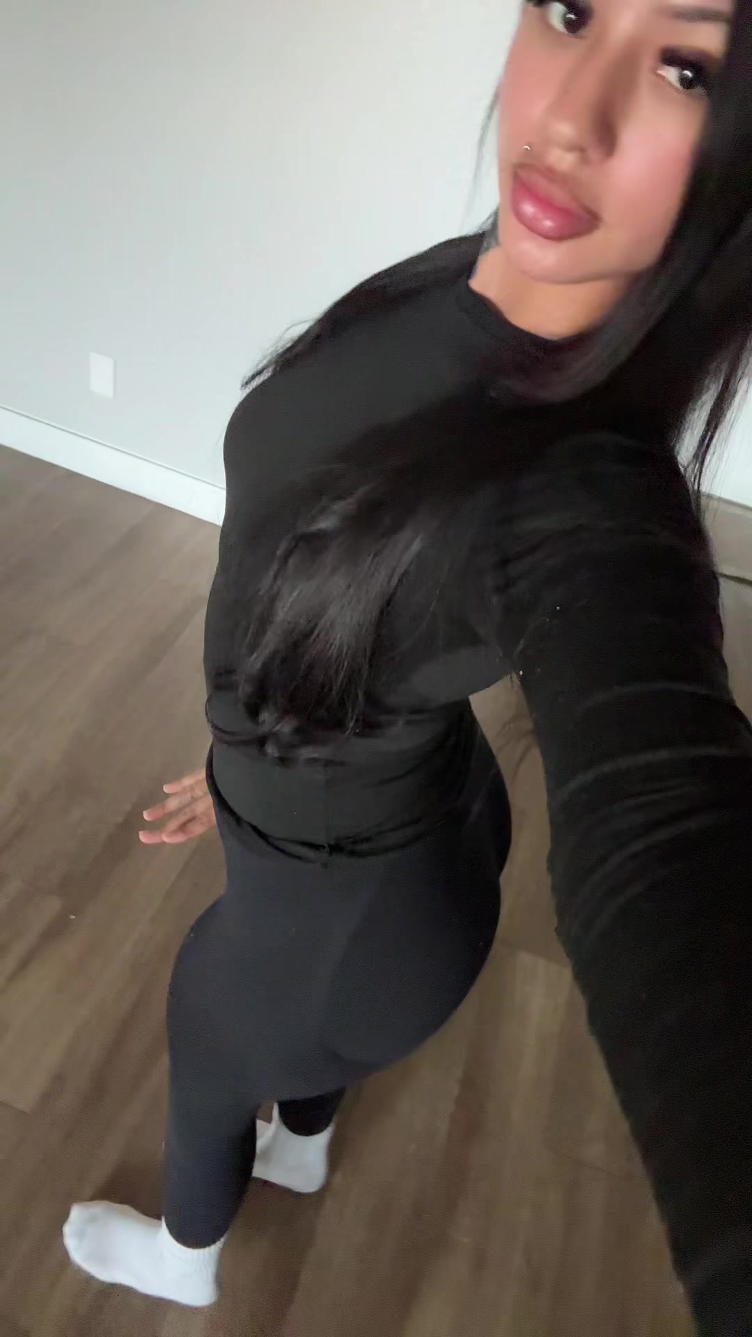 @𝑅 ✰