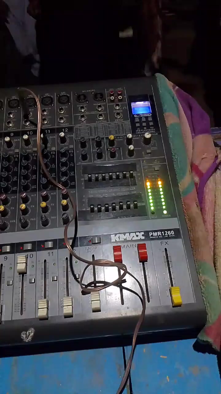 @🎤چیــــتن👀Dj❤️🩹جــــان✌️