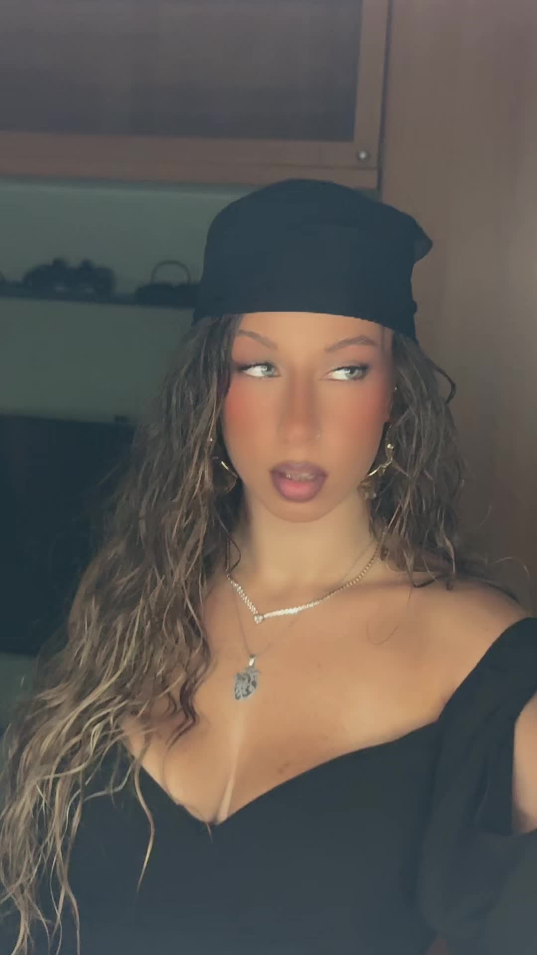 @ɴ ᴇ ɴ ʏ ᴀ 🦋