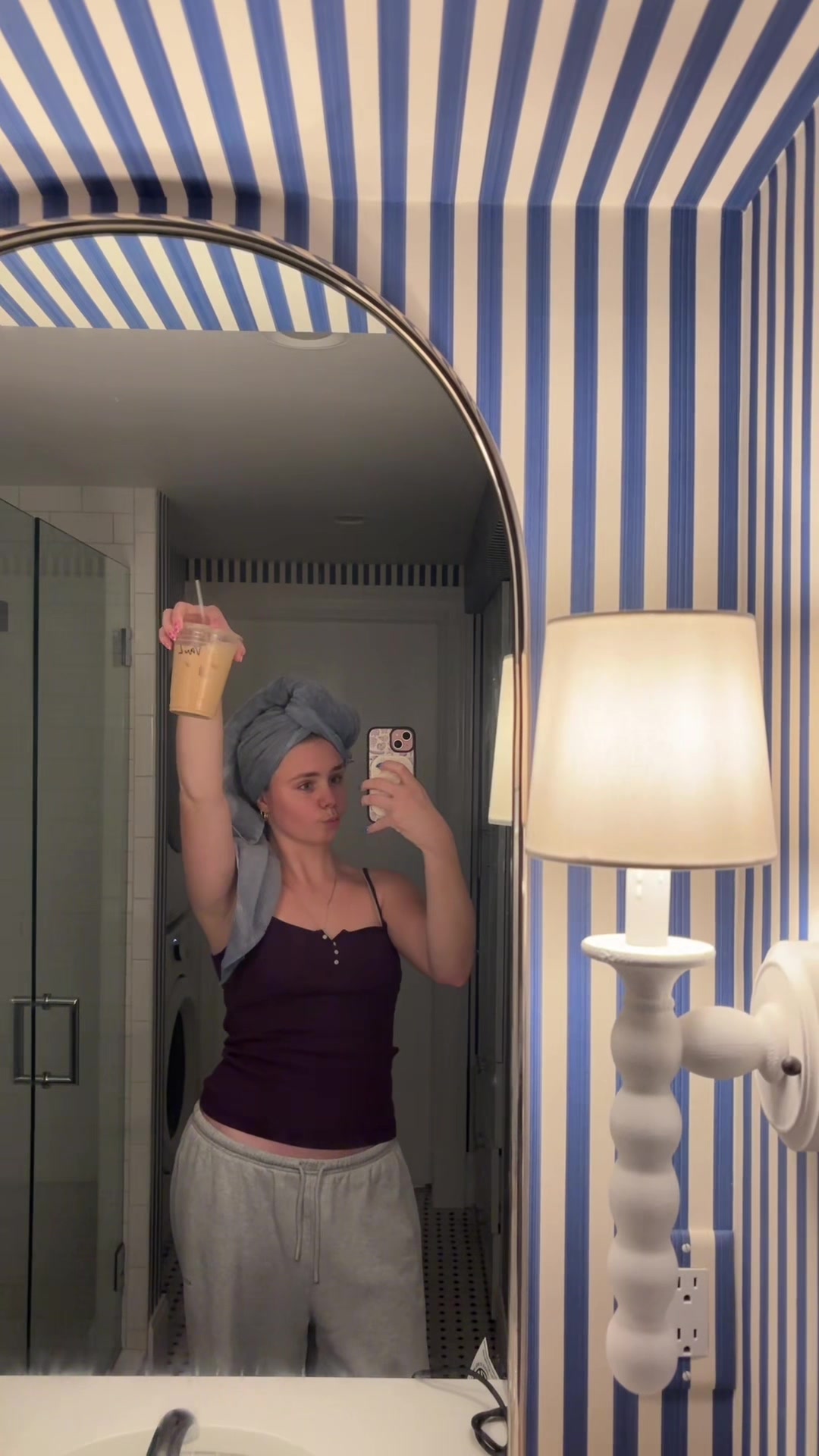 @mia_lauren_