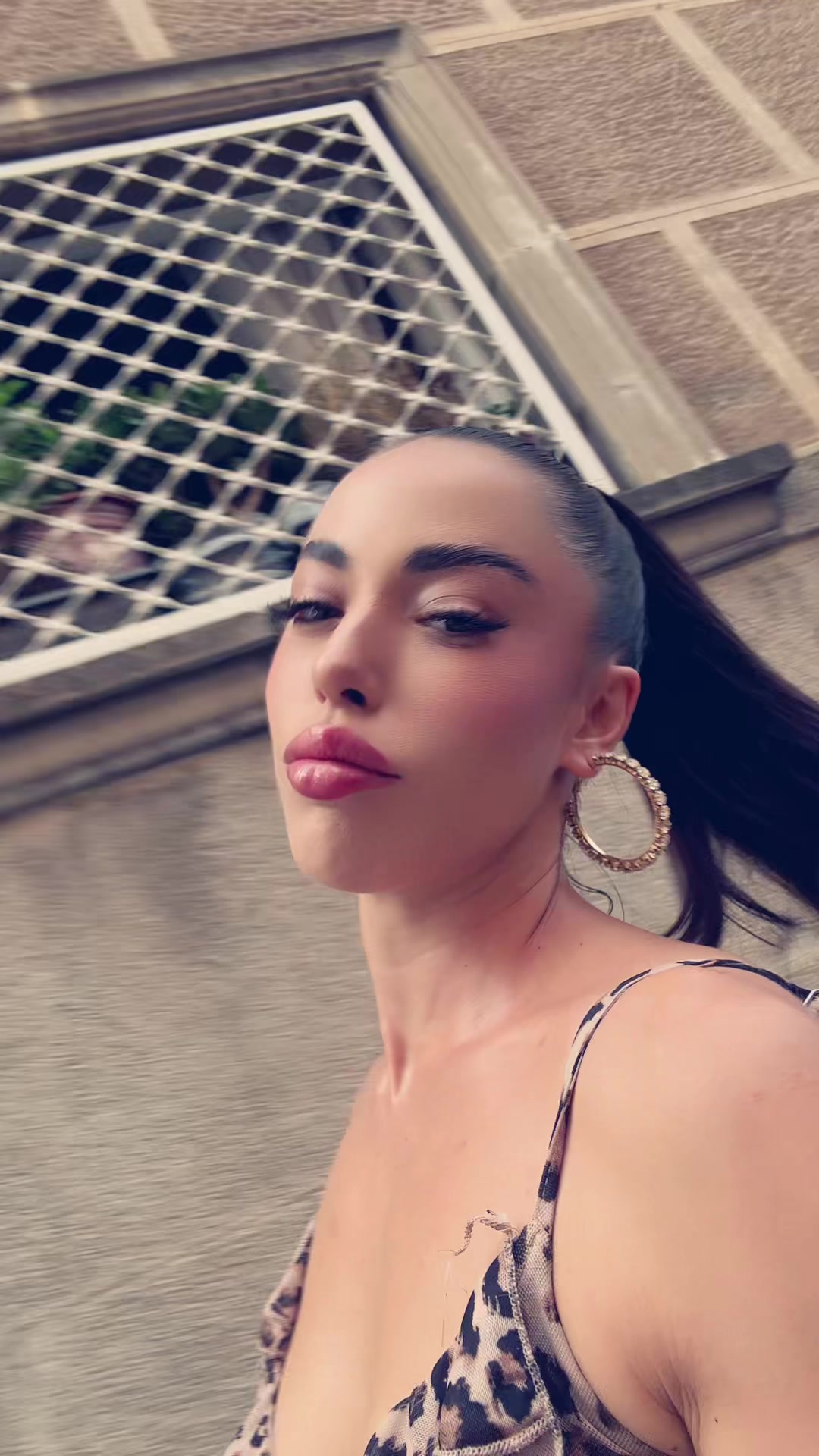 @byauura