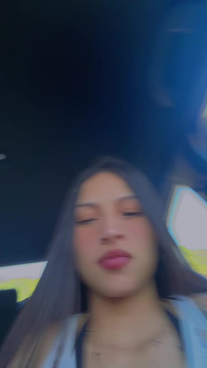 @leydiLaura
