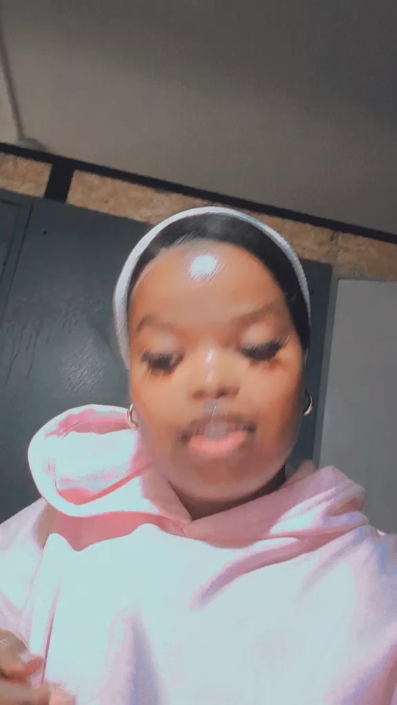 @Sqalesihle