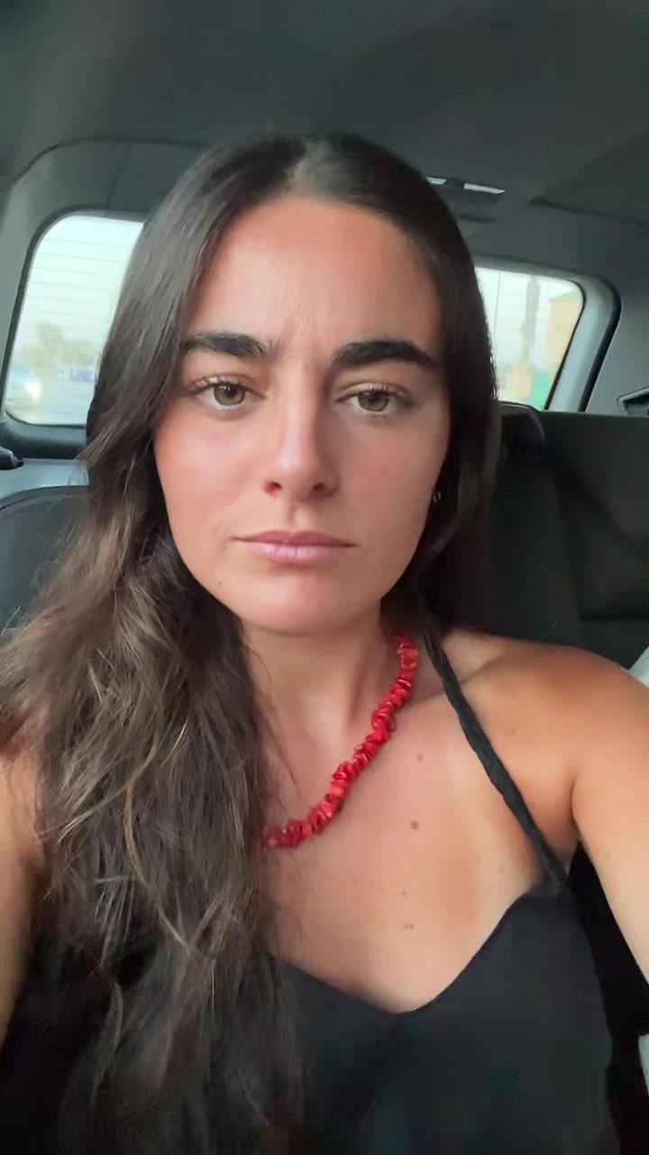@elenaluugo