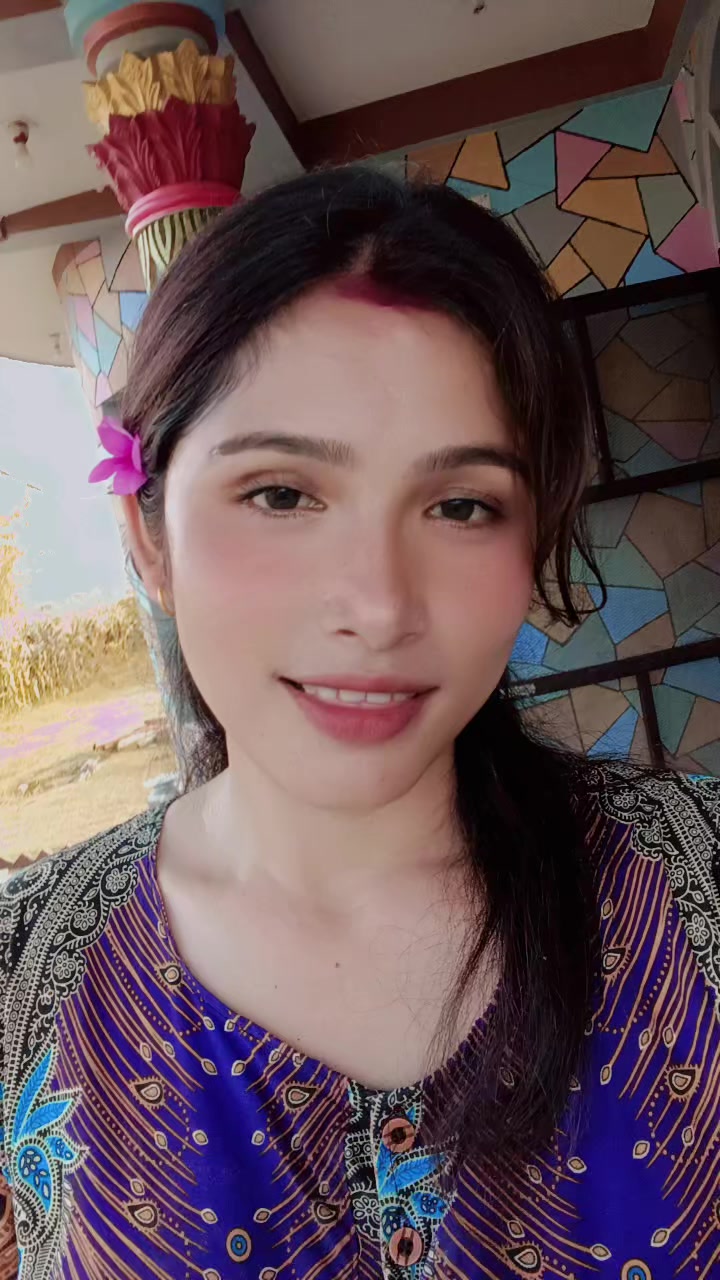 @Lak.... shmi ❤❤su... nil 😘?