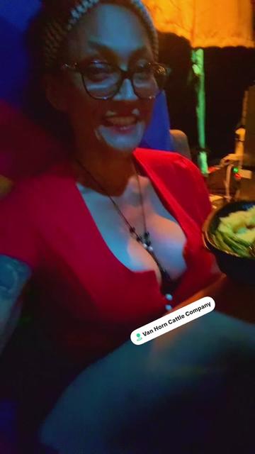 @CandiBunz
