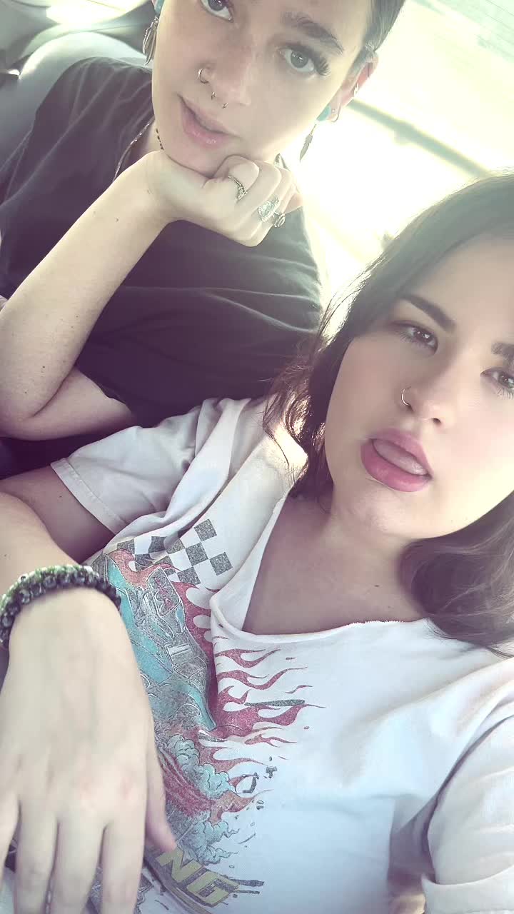 @Liv🦋