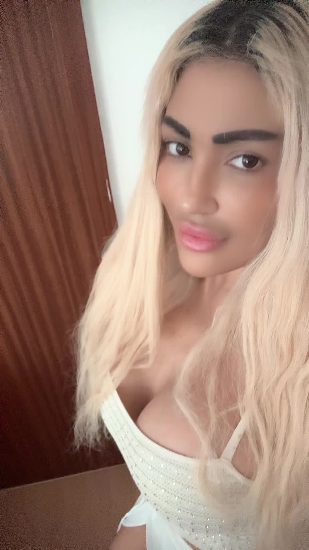 @FameChicka