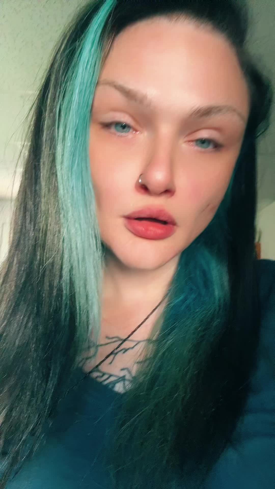 @Bluebeeeemcfly🫐🖤🦩
