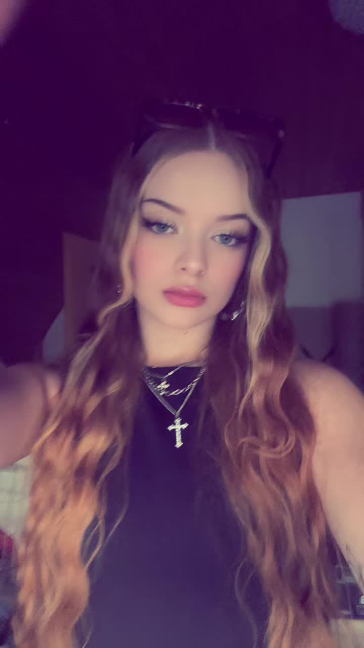 @mylène 🖤/•᷅•᷄\੭
