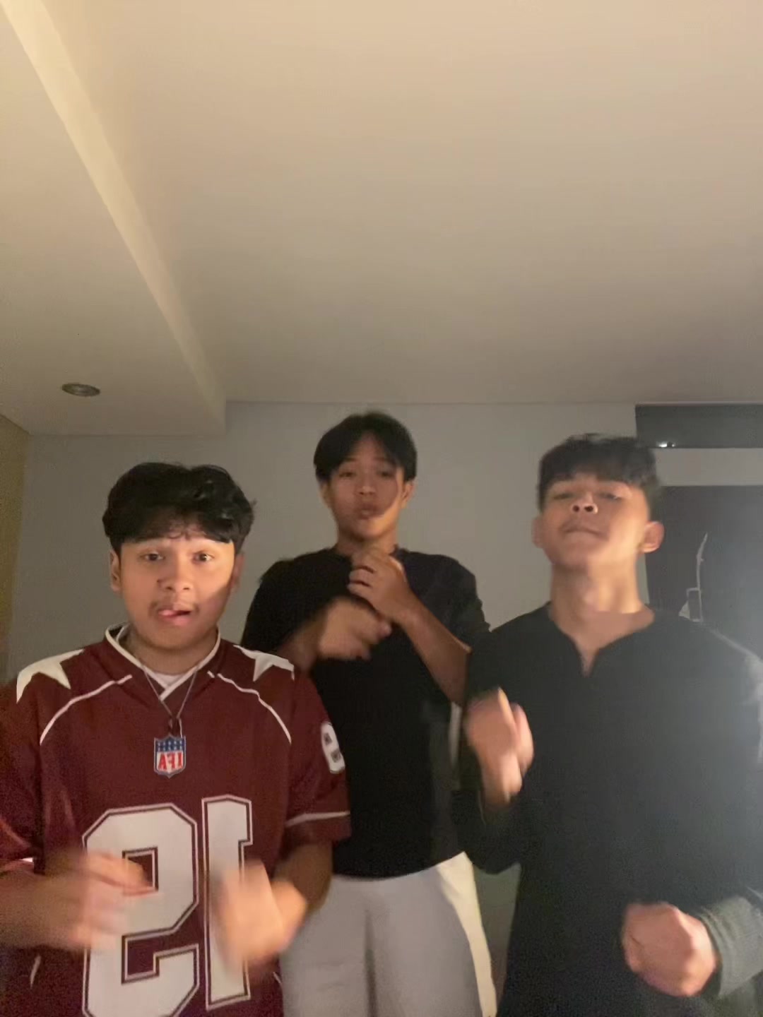 @kjtrs