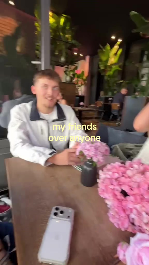@Malena🪷