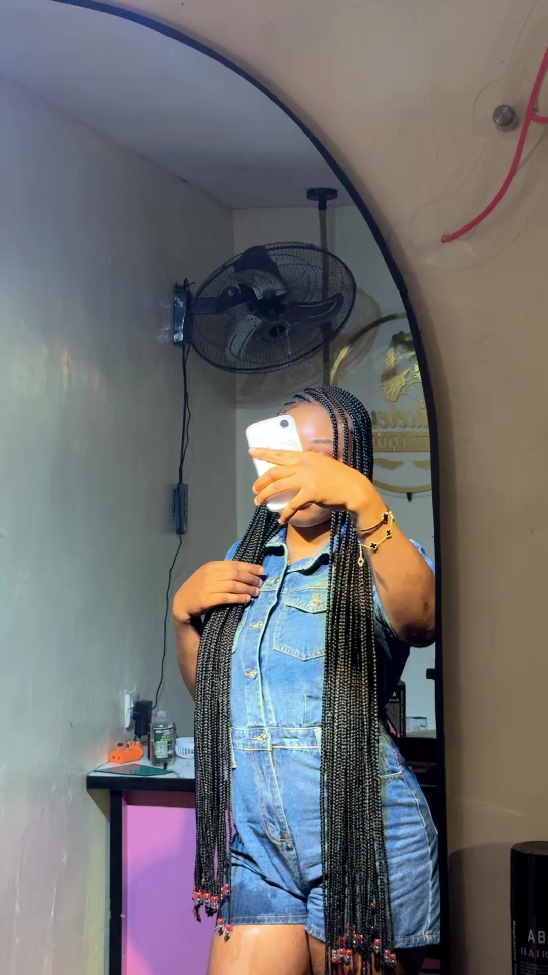 @HAIRSTYLIST IN OYO