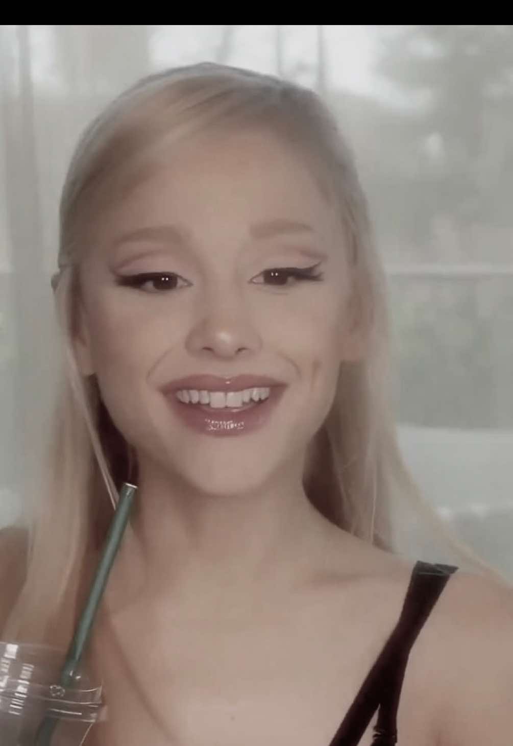 @Ariana Grande Videos ꕤ