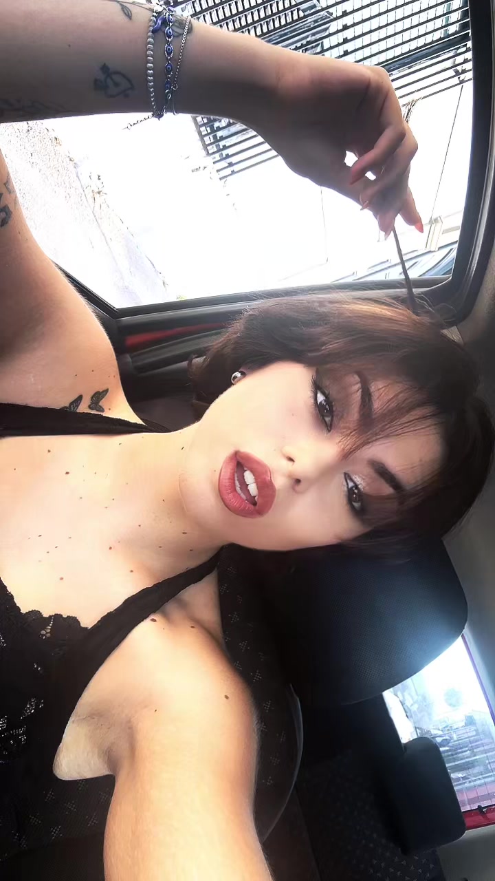 @Rosie_