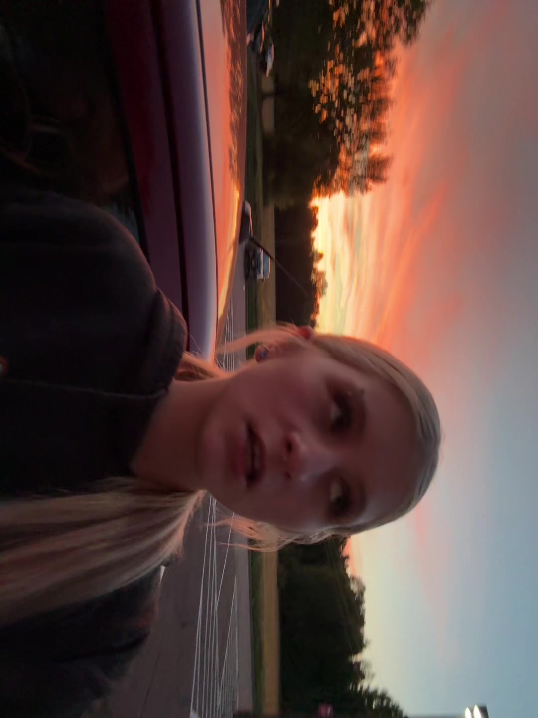 @hollyzzz_spam