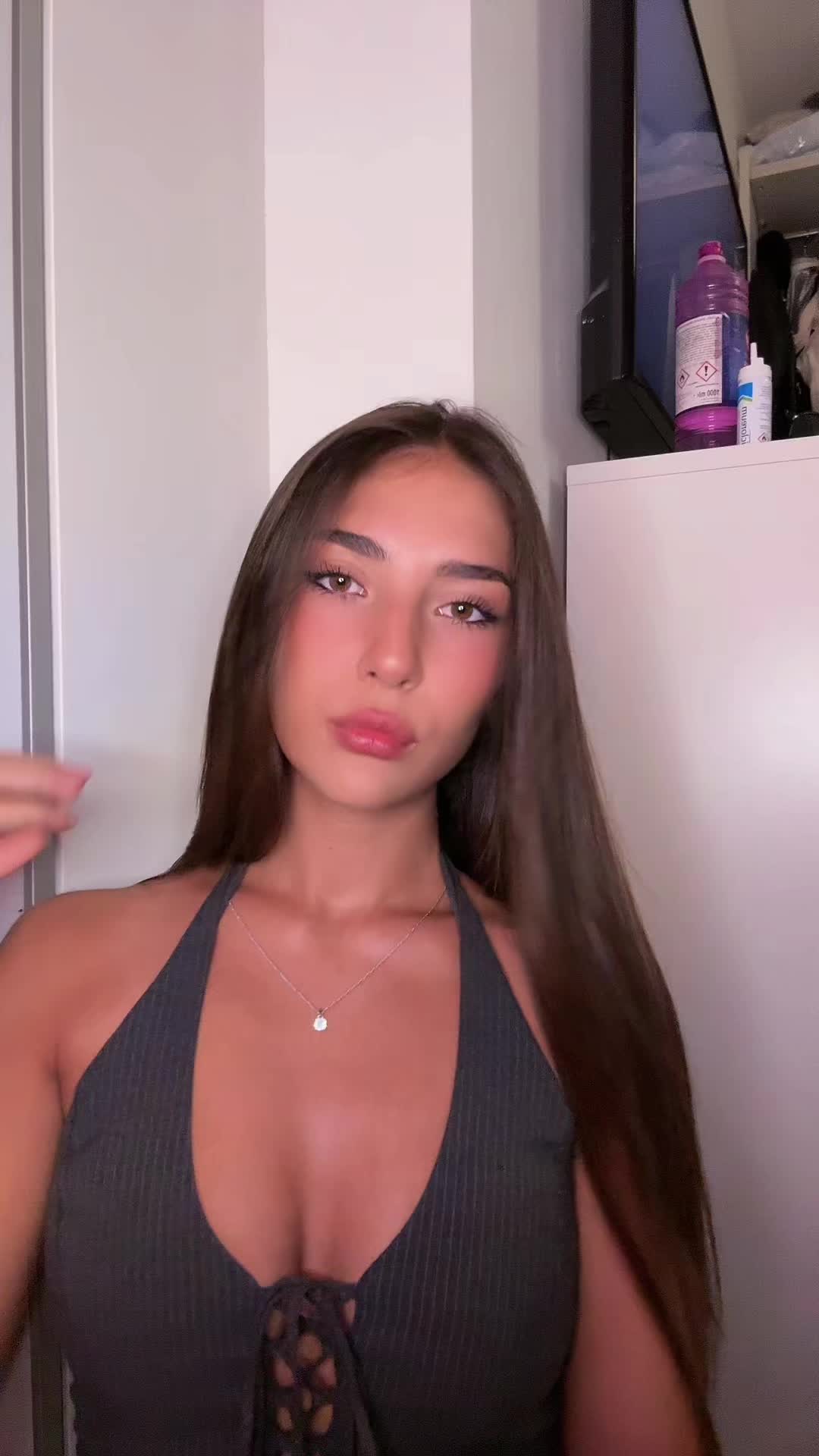 @Rebeccaleoo