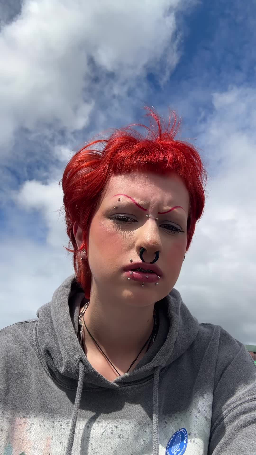@☢︎