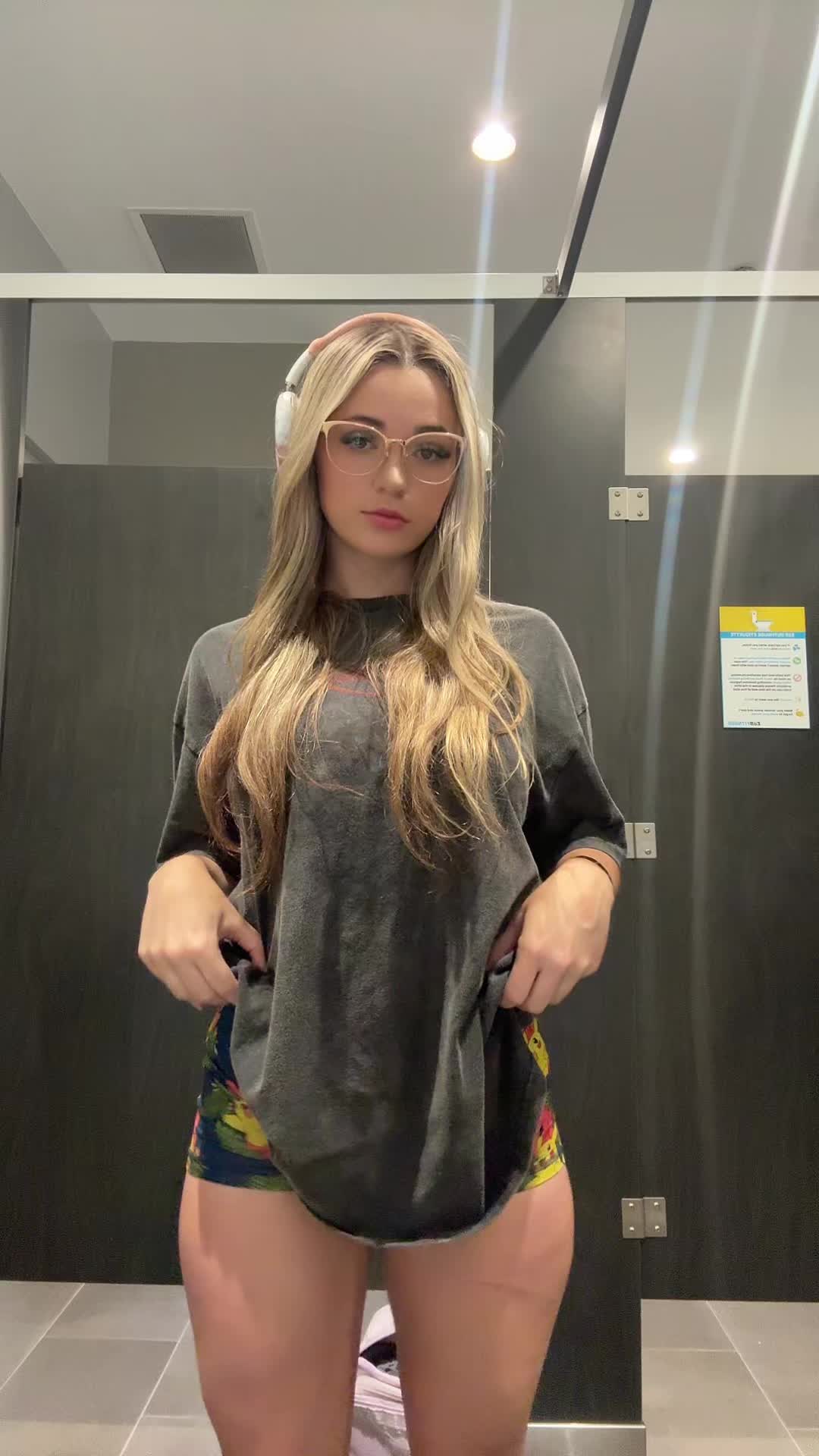@zzoeyava