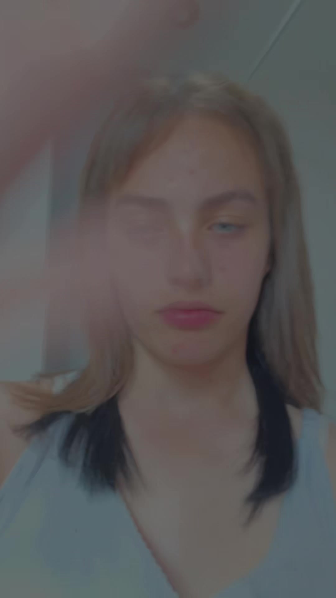 @hello.