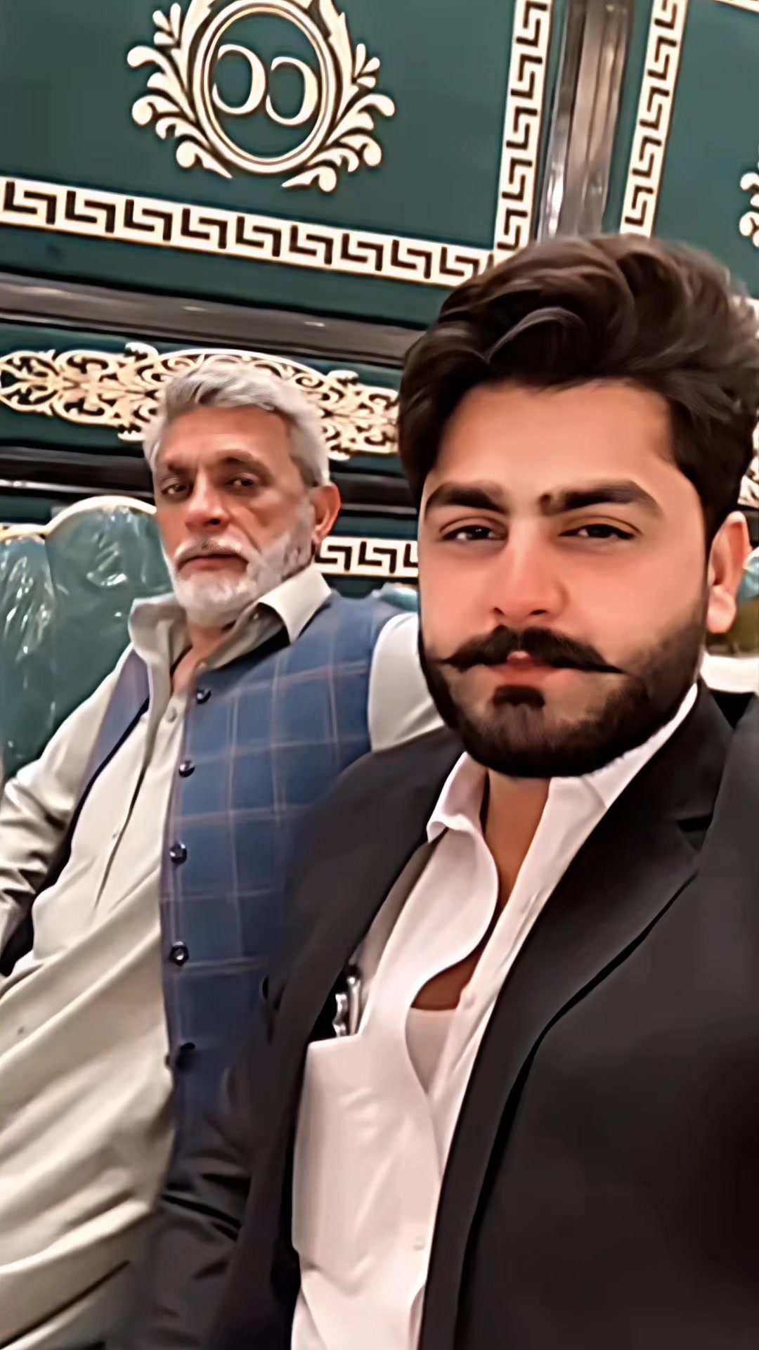 @👑شاہ میر ملک