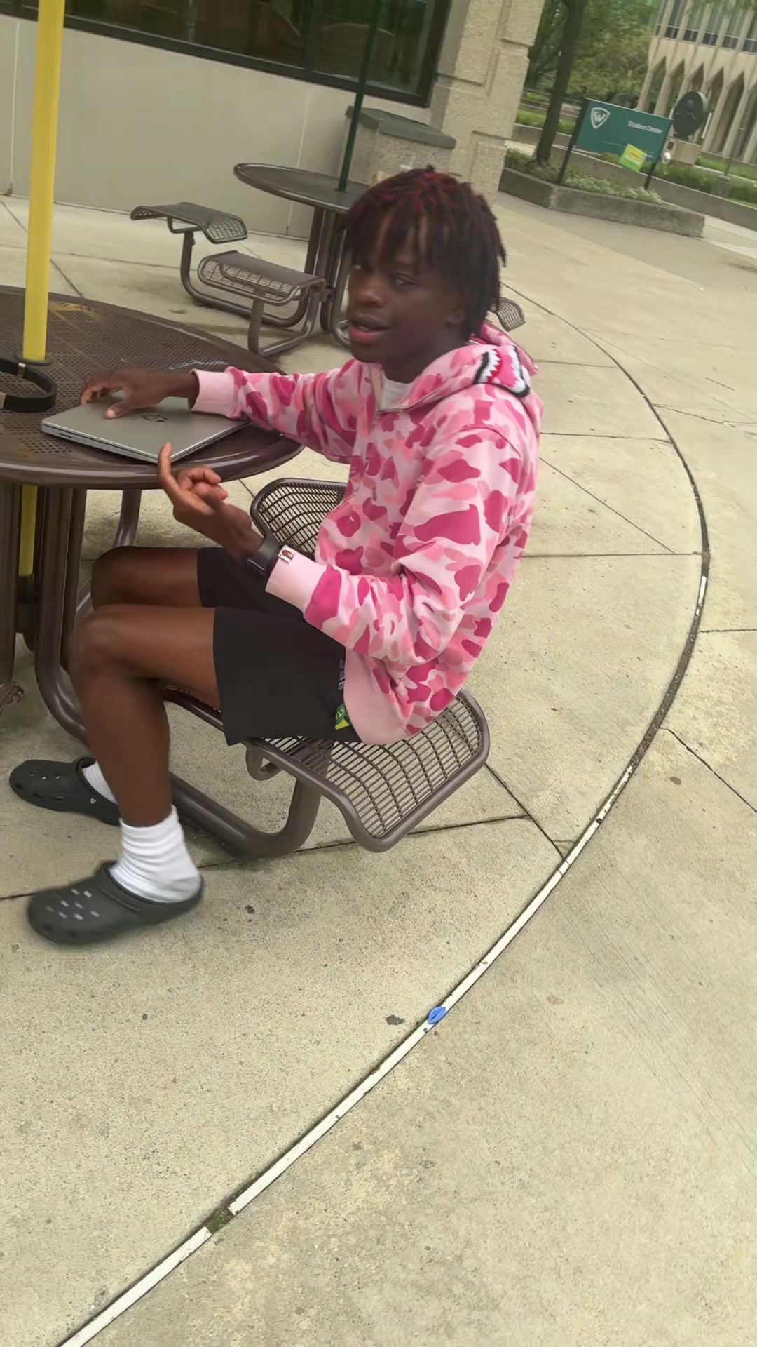 @Zaytoofunny