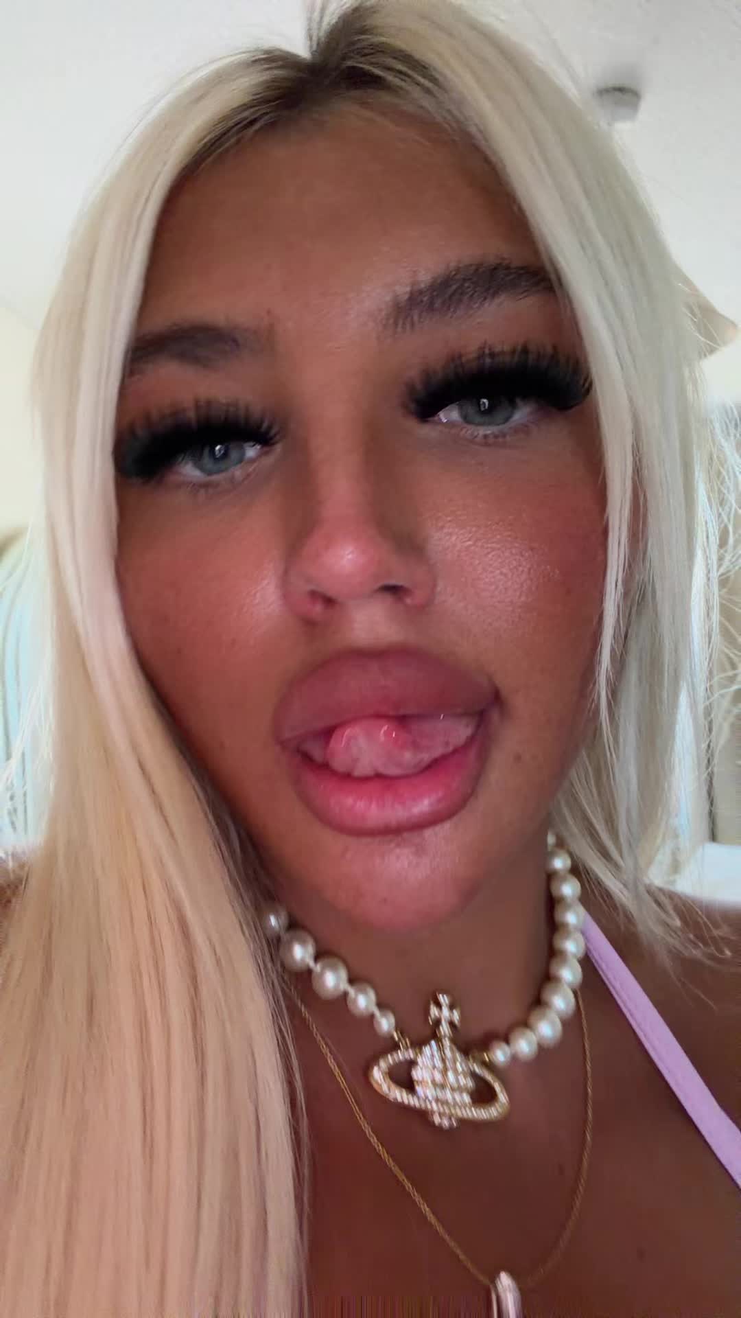 @Erin 🍒🫦🐆