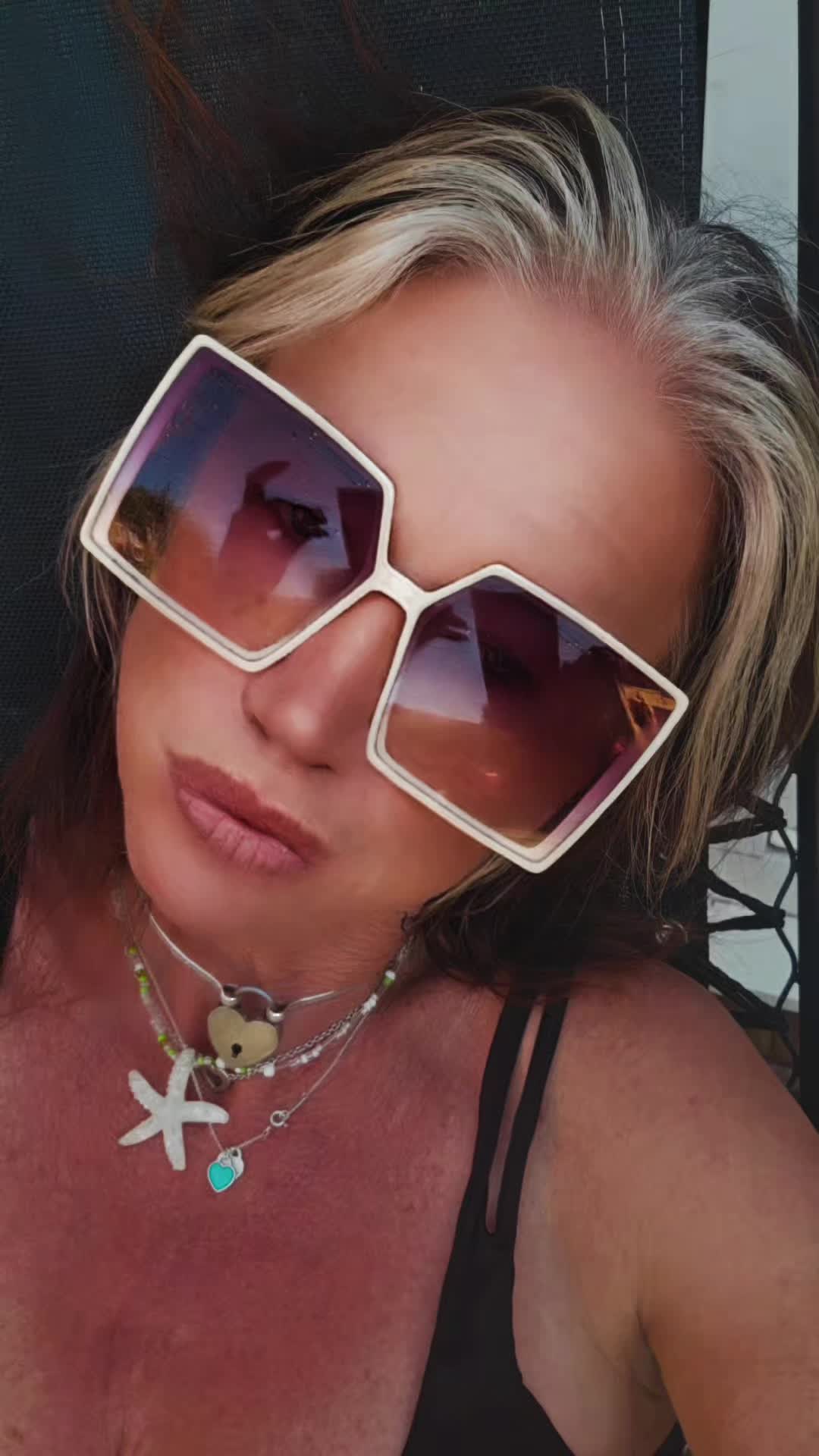 @👑 🌹 Lola 🌹 Red 🌹 Rose 🌹👑