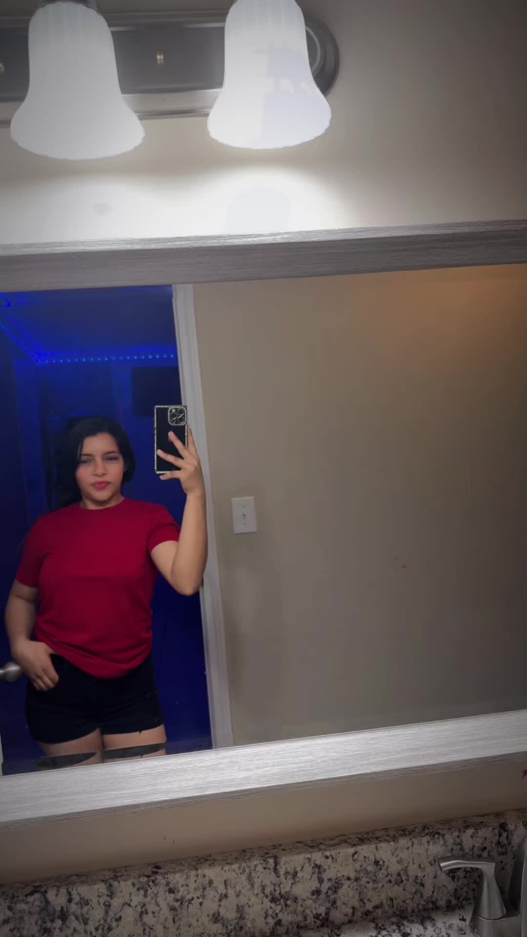 @Nayeli