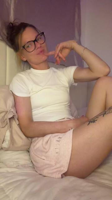 @justmekayleigh