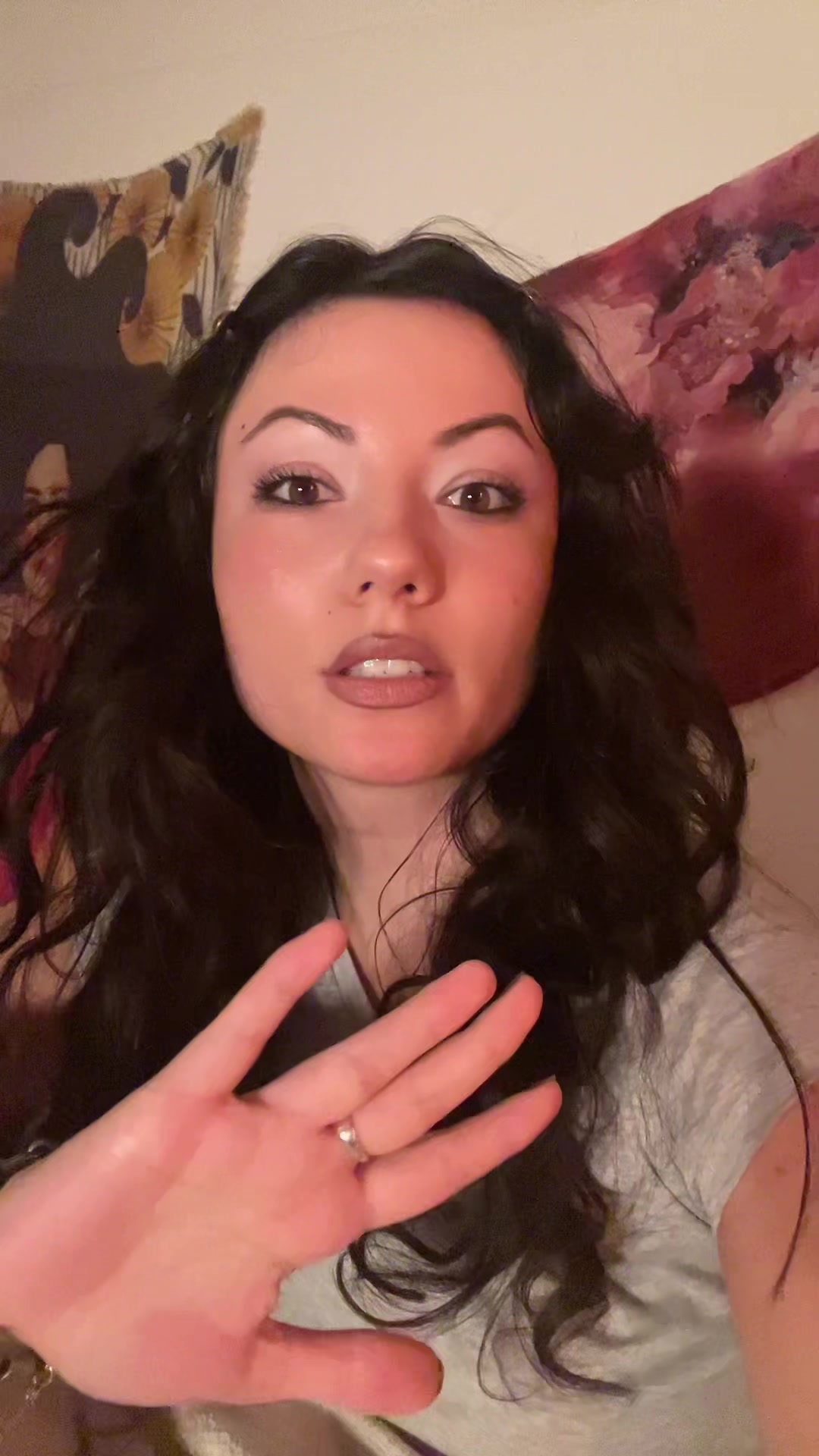 @girlfriendpropaganda