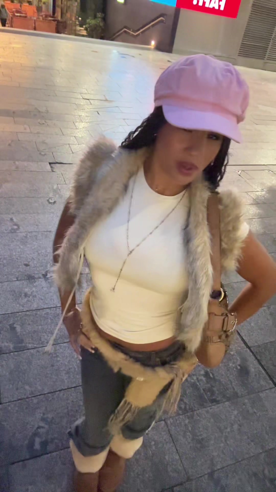 @glogirlzo