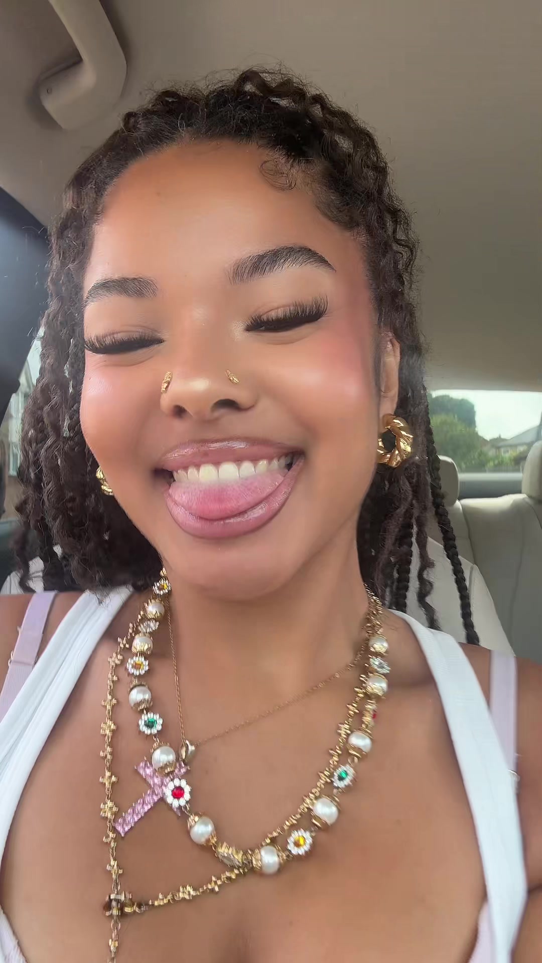 @hotgirlhollyy